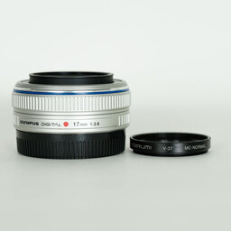 OLYMPUS M.ZUIKO DIGITAL 17mm F2.8 シルバー