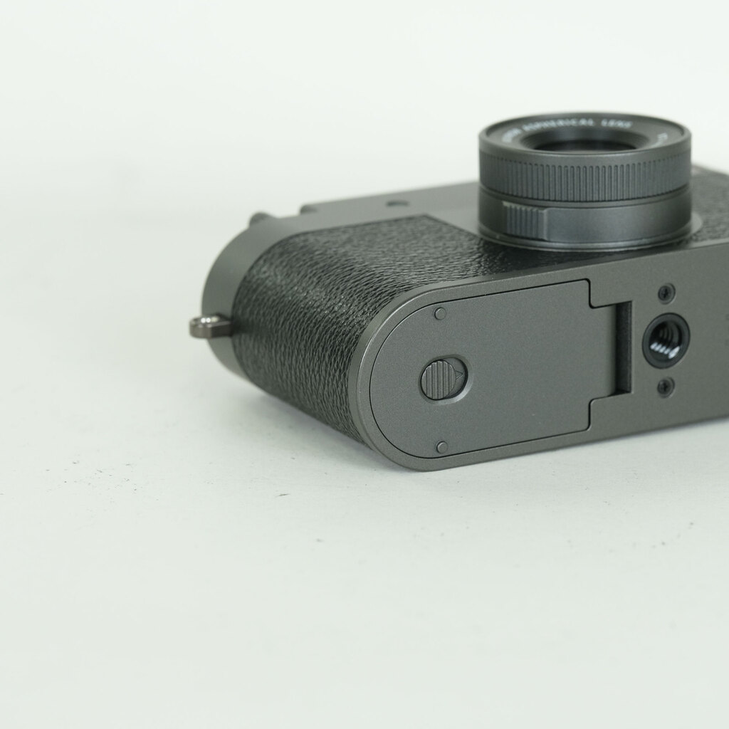 FUJIFILM X half X-HF1