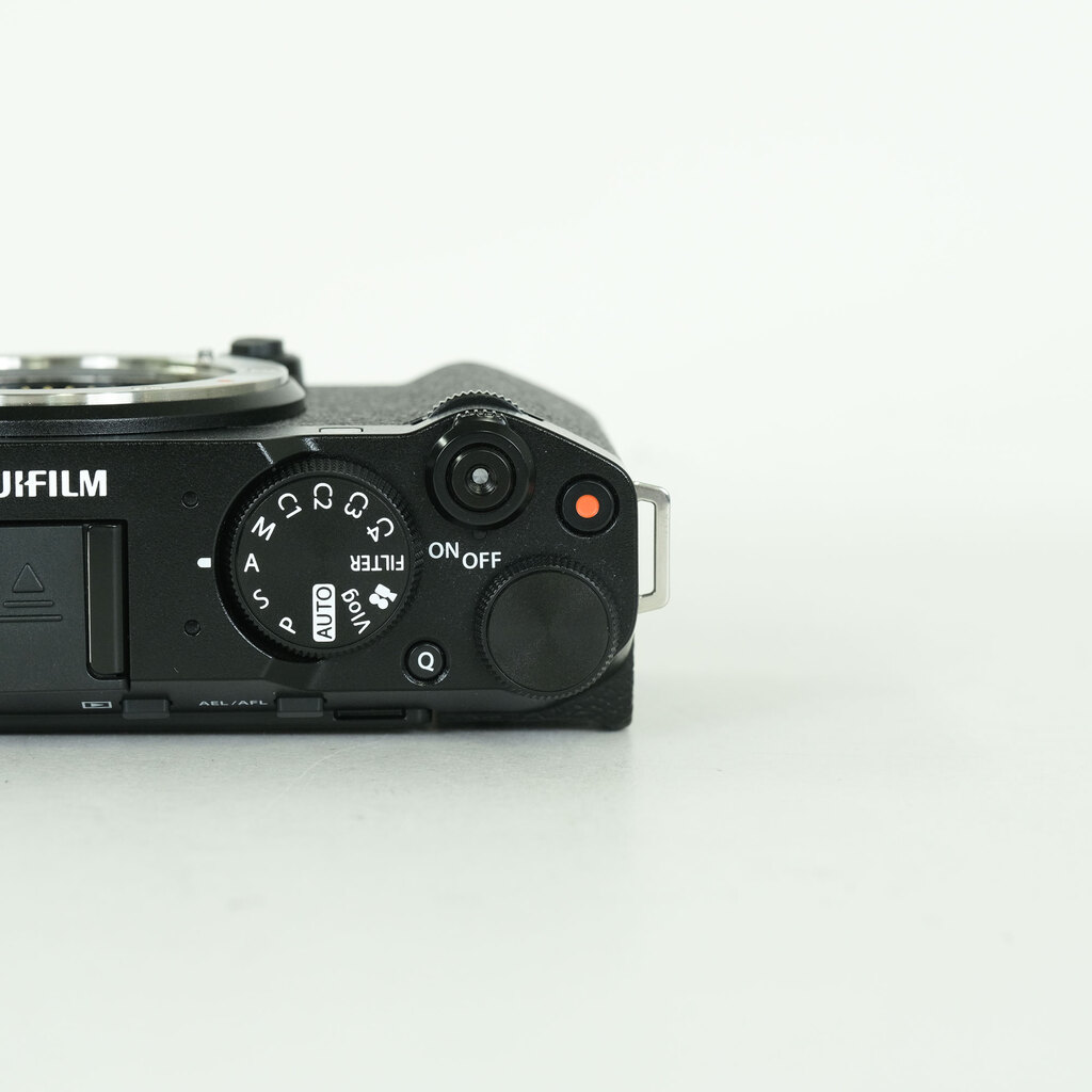 FUJIFILM X-M5