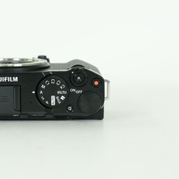 FUJIFILM X-M5