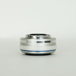 OLYMPUS M.ZUIKO DIGITAL 17mm F2.8 シルバー