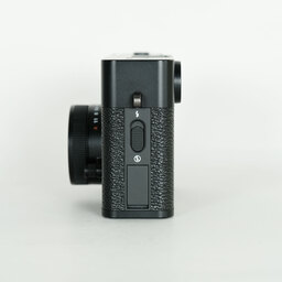 FUJIFILM X half X-HF1