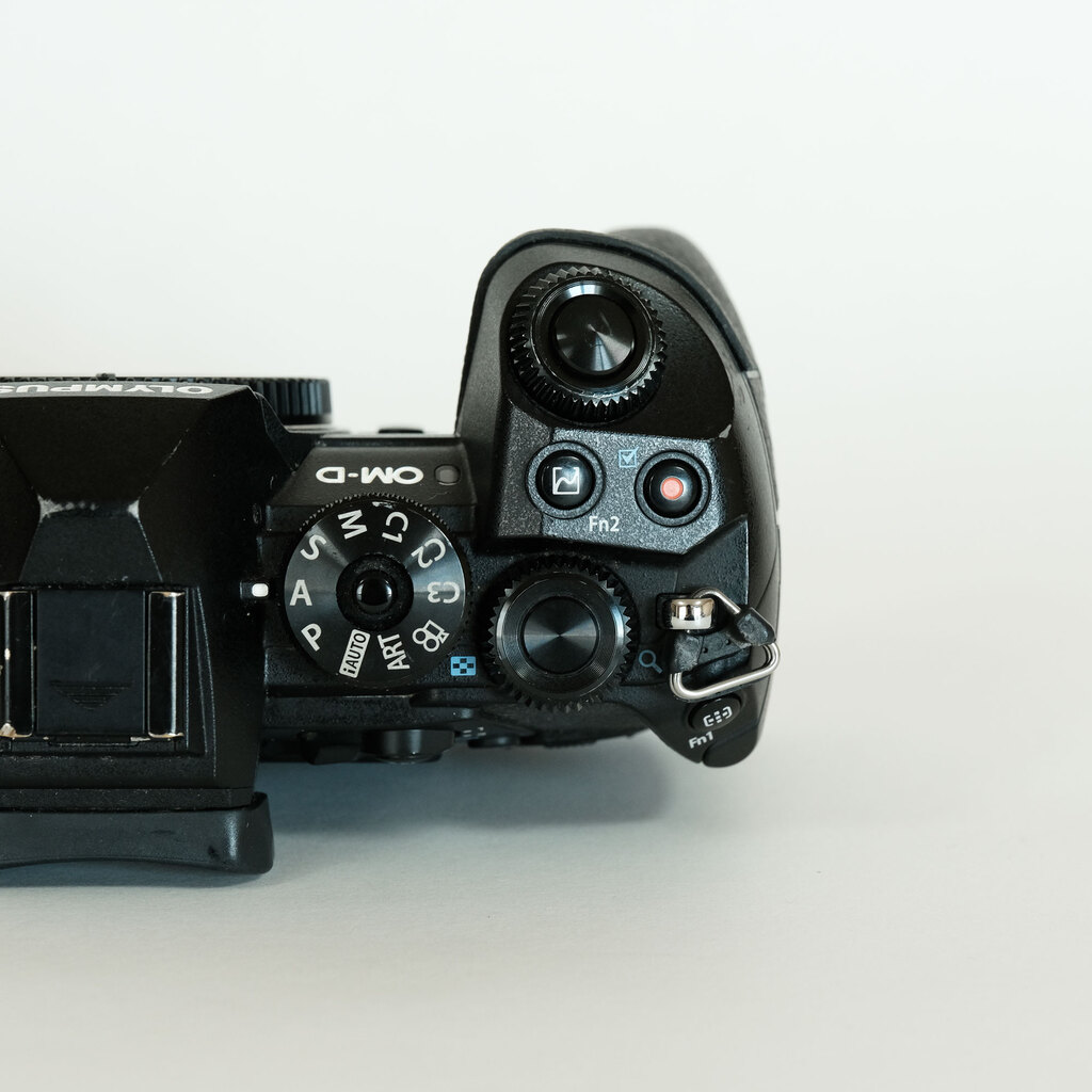 OLYMPUS OM-D E-M1 Mark II