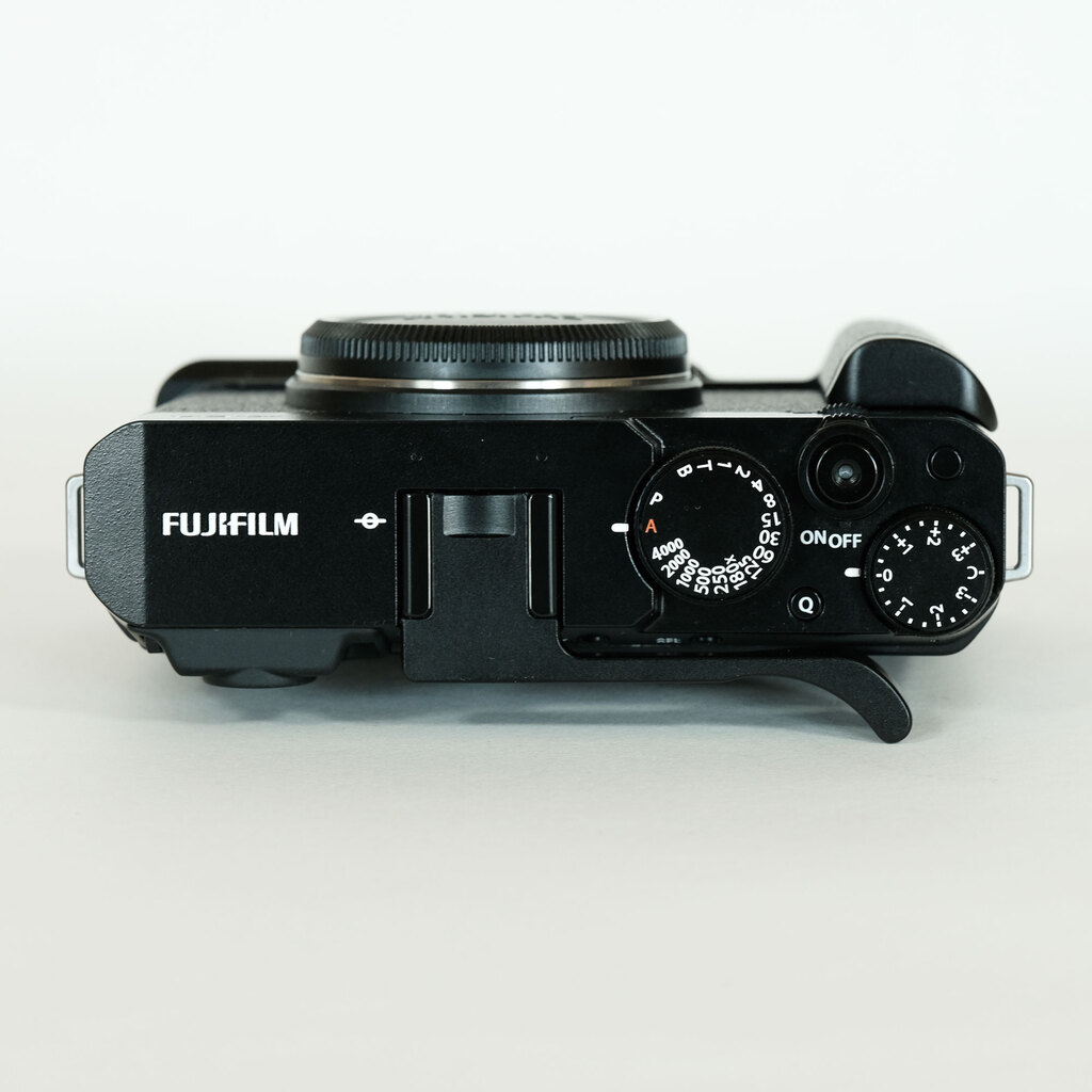 FUJIFILM X-E4