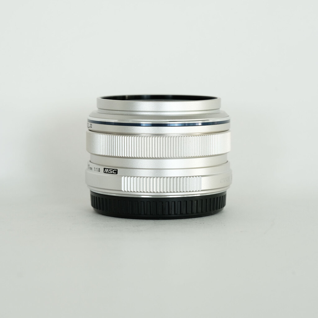 OLYMPUS M.ZUIKO DIGITAL 17mm F1.8