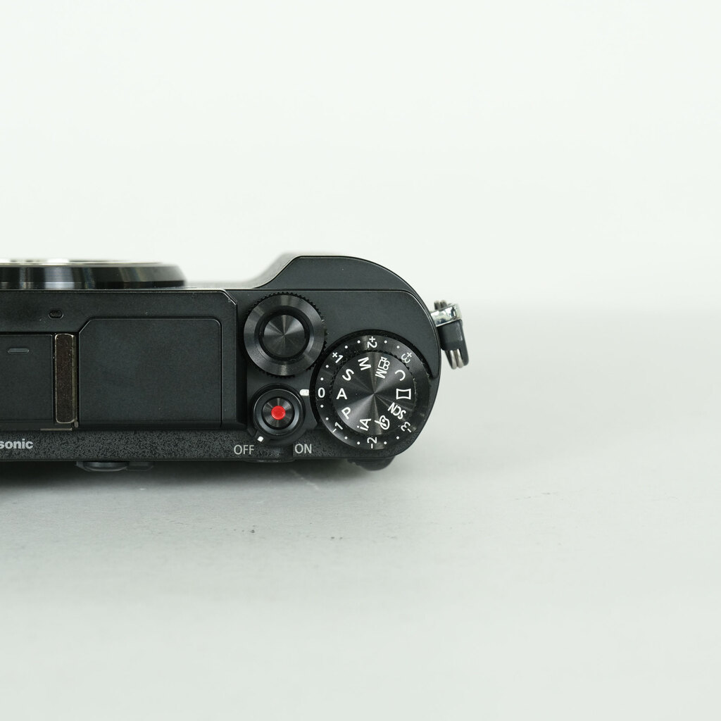 Panasonic LUMIX DC-GX7MK3 ブラックの出品 | ONE SCENE（ワンシーン）
