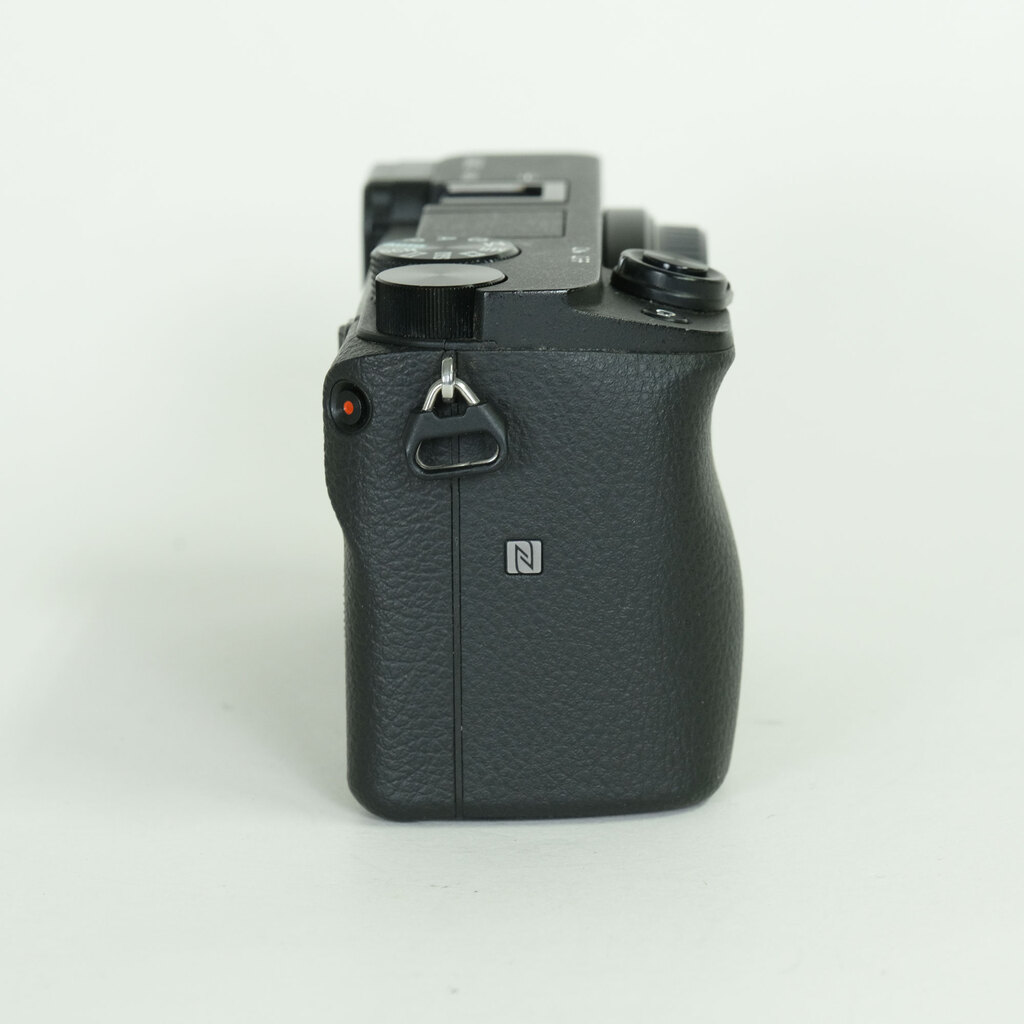 SONY α6400(ILCE-6400) SONY α6400(ILCE-6400)