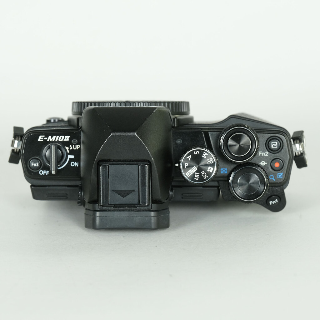 OLYMPUS OM-D E-M10 Mark II