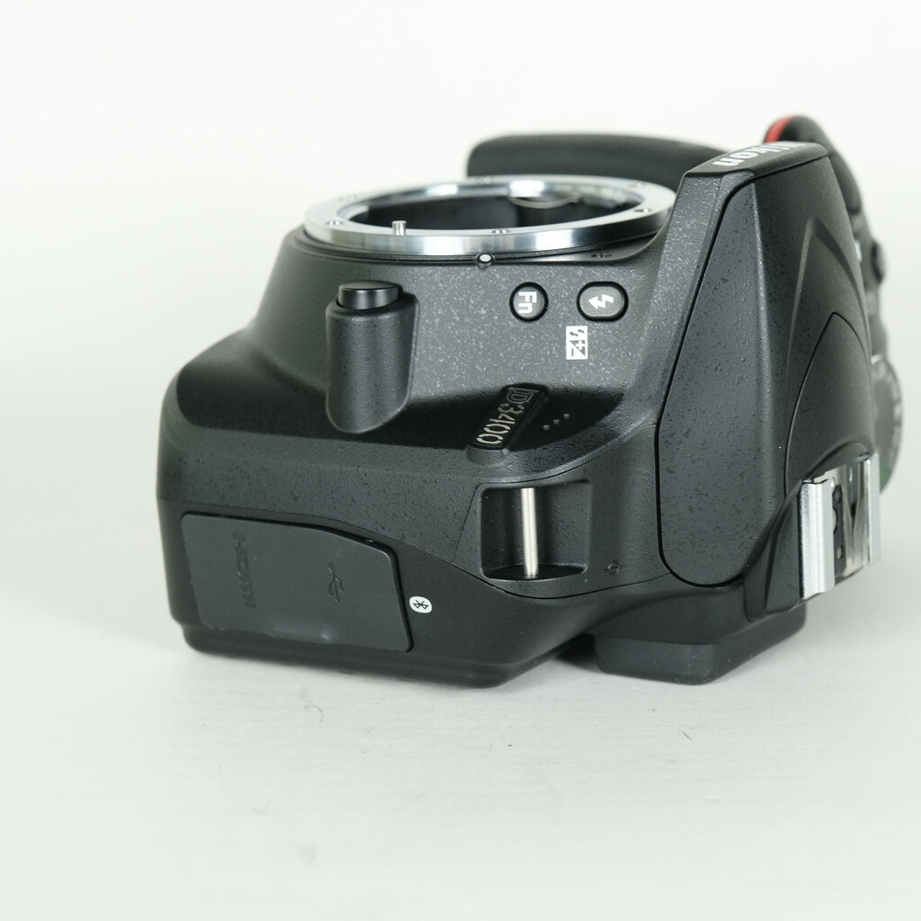 Nikon D3400の出品 | ONE SCENE（ワンシーン）