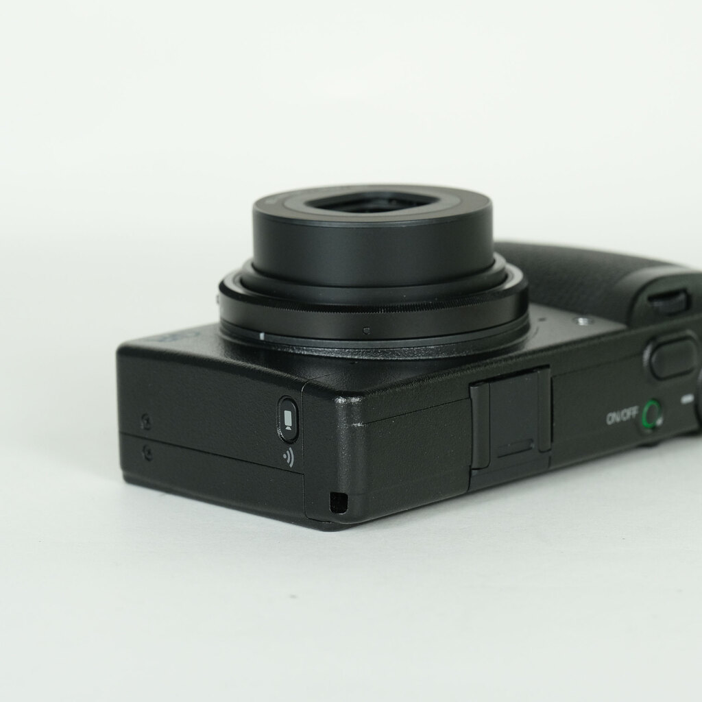 RICOH GR IIIx 本体 デジタルカメラ 美品 おまけ RICOH GR IIIxの出品 | ONE SCENE（ワンシーン）