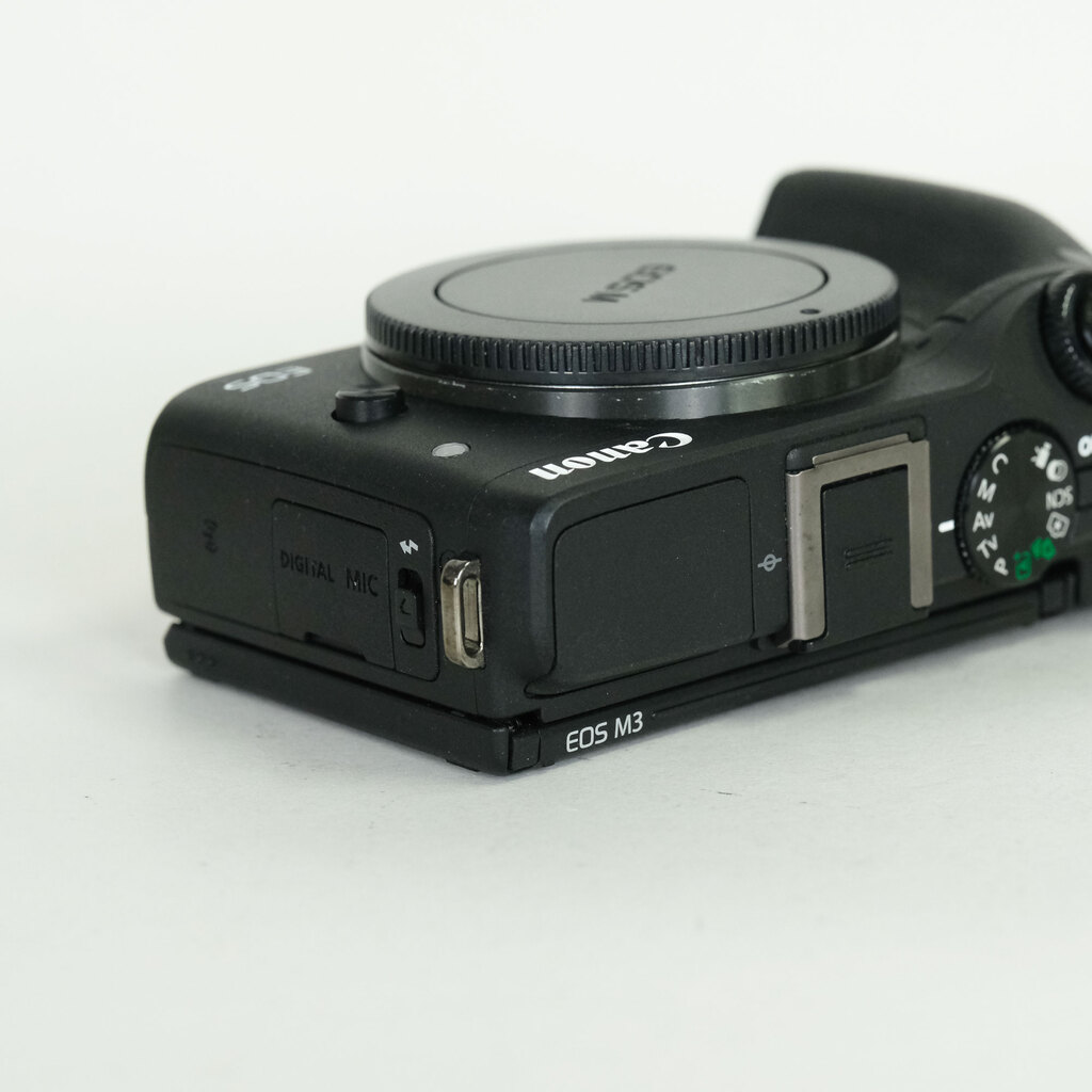 Canon EOS M3 ボディEVFキット ブラック Canon EOS M3 ボディEVFキット ブラック
