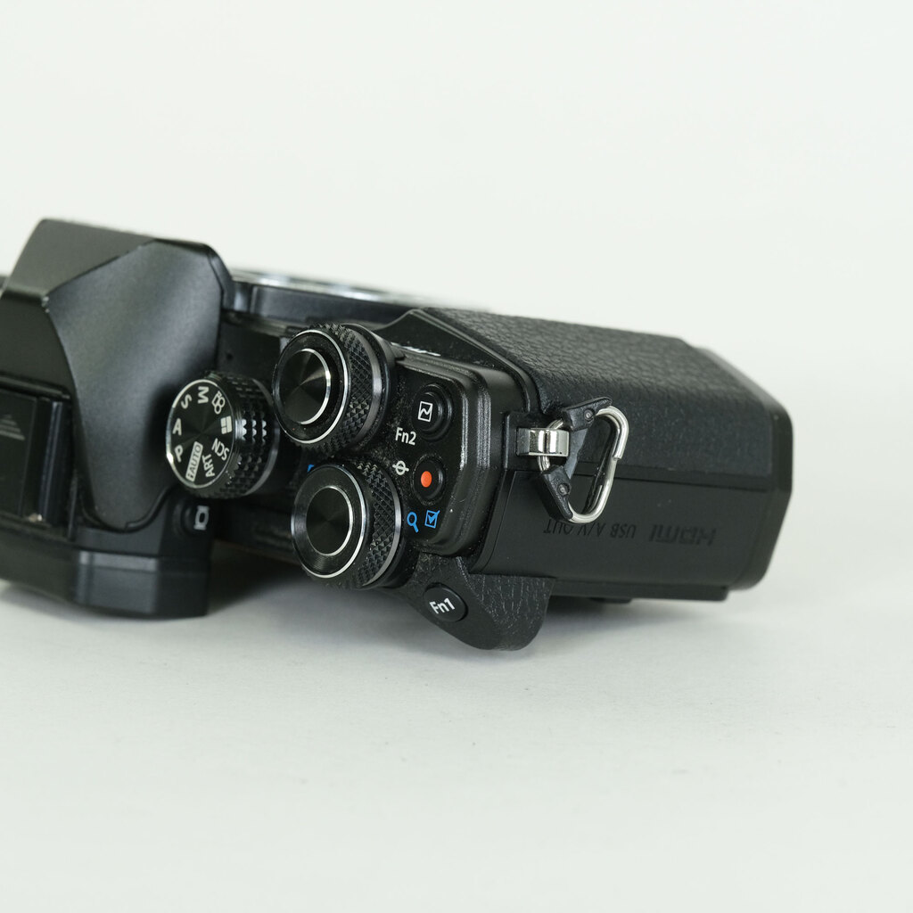 OLYMPUS OM-D E-M10 Mark II OLYMPUS OM-D E-M10 Mark II