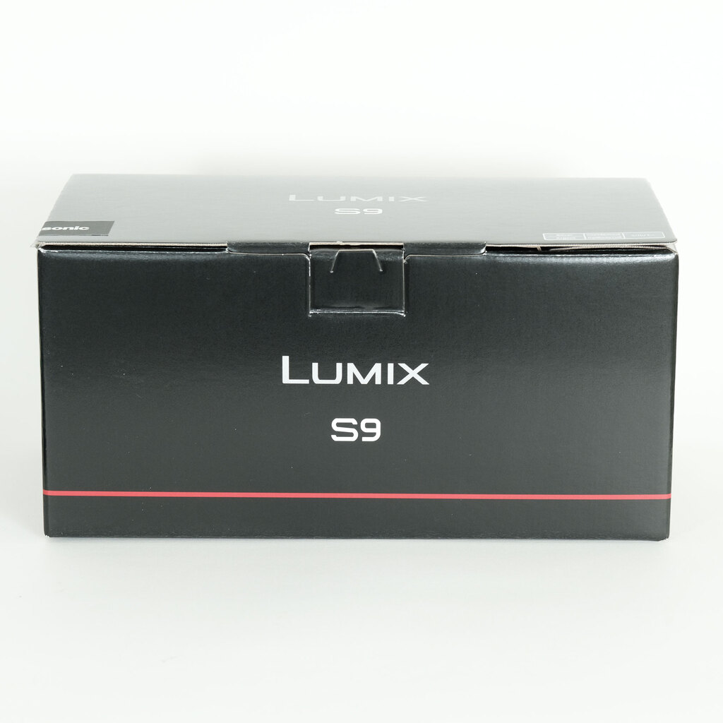Panasonic LUMIX DC-S9