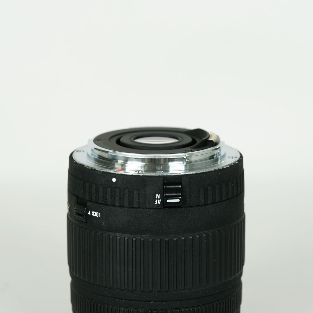 SIGMA 18-200mm F3.5-6.3 DC [キヤノンEF用]