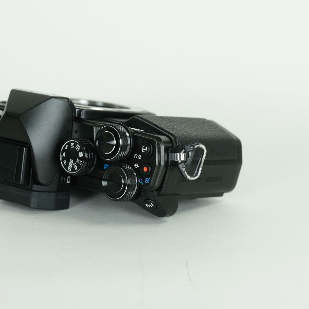 OLYMPUS OM-D E-M10 Mark II