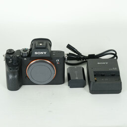 SONY α7R III(ILCE-7RM3) SONY α7R III(ILCE-7RM3)