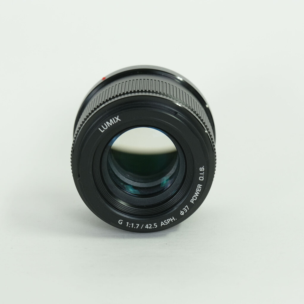 Panasonic LUMIX G 42.5mm / F1.7 ASPH. / POWER O.I.S.