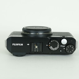 FUJIFILM X-E4