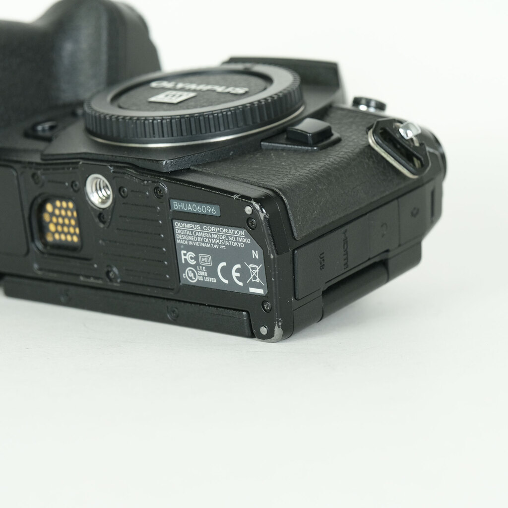 OLYMPUS OM-D E-M1 Mark II