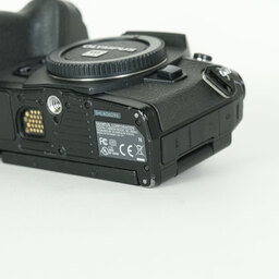 OLYMPUS OM-D E-M1 Mark II