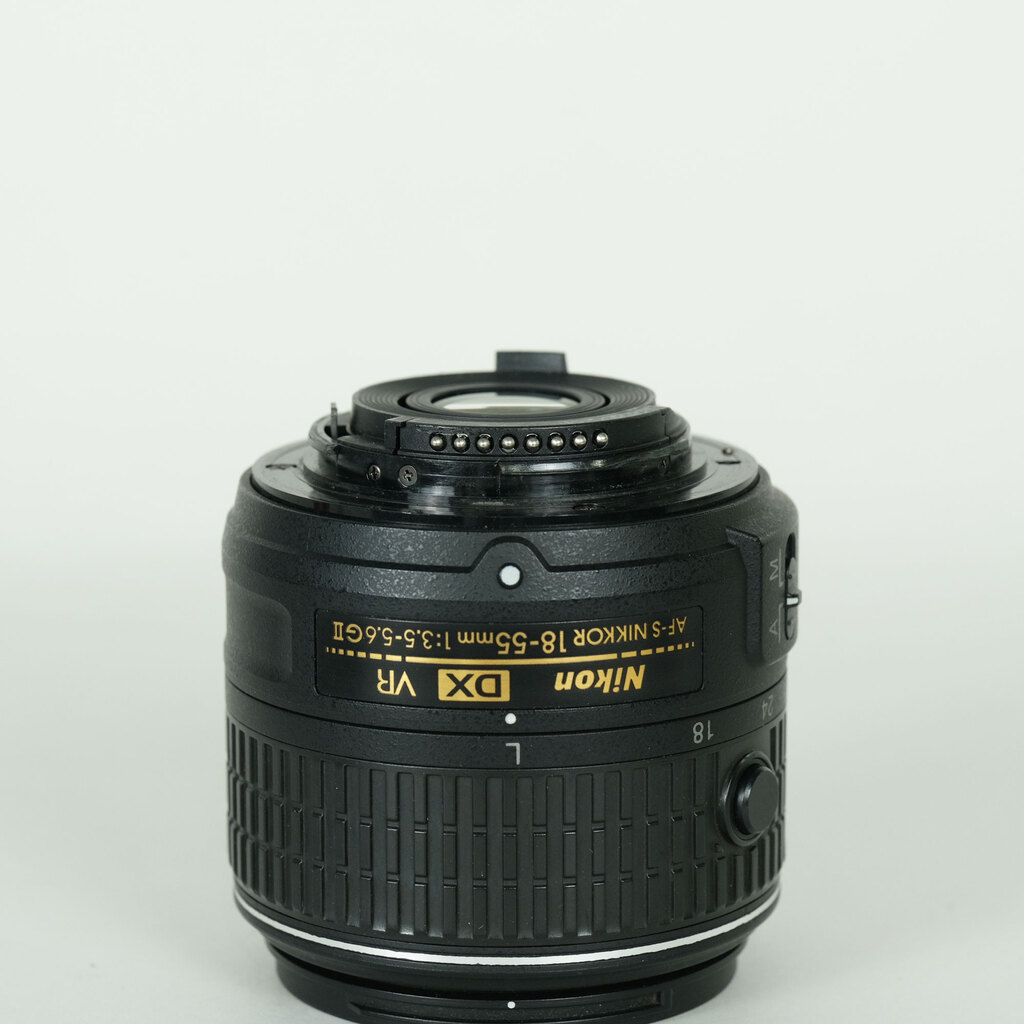 Nikon AF-S DX NIKKOR 18-55mm f3.5-5.6G VR II