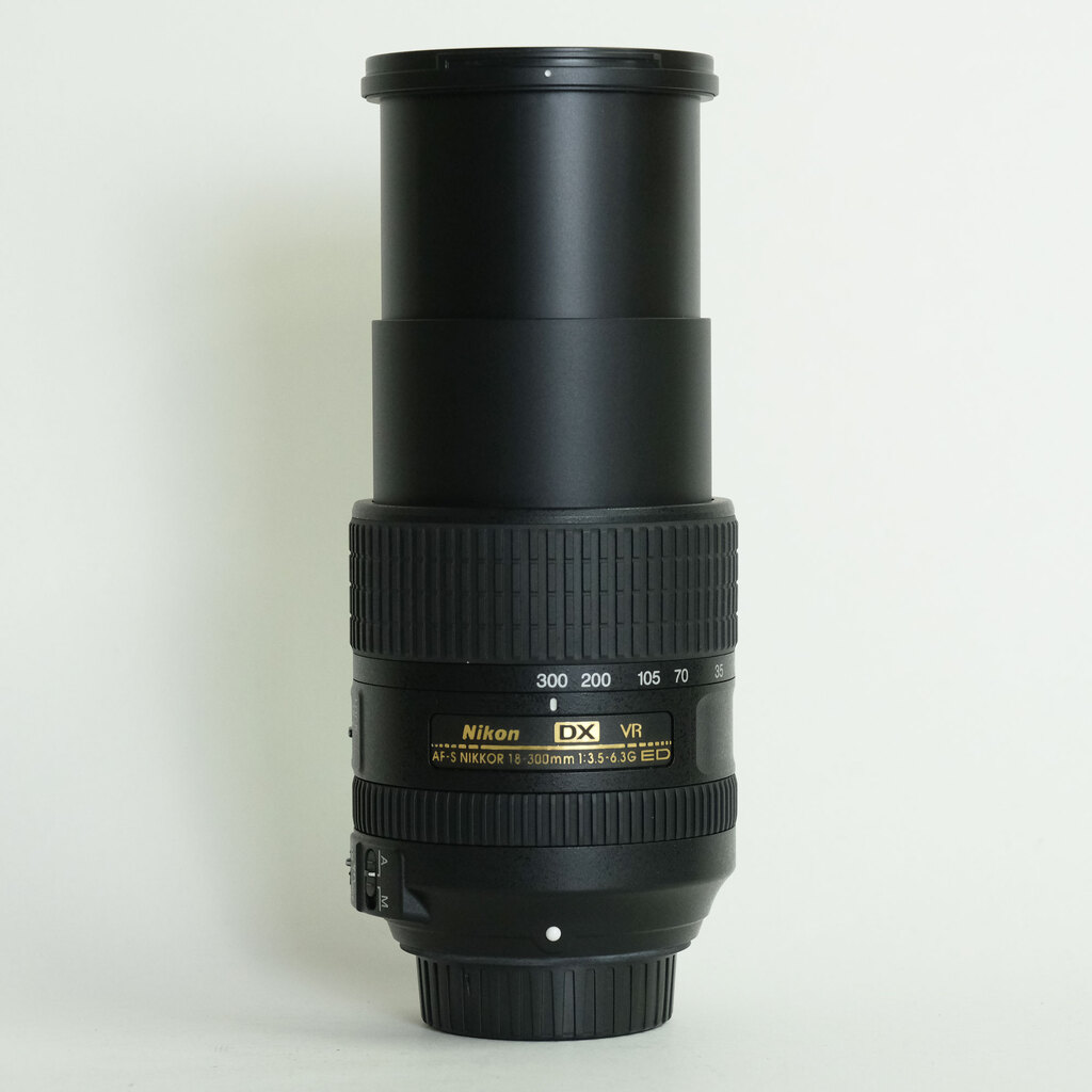 Nikon AF-S DX NIKKOR 18-300mm f/3.5-6.3G ED VR