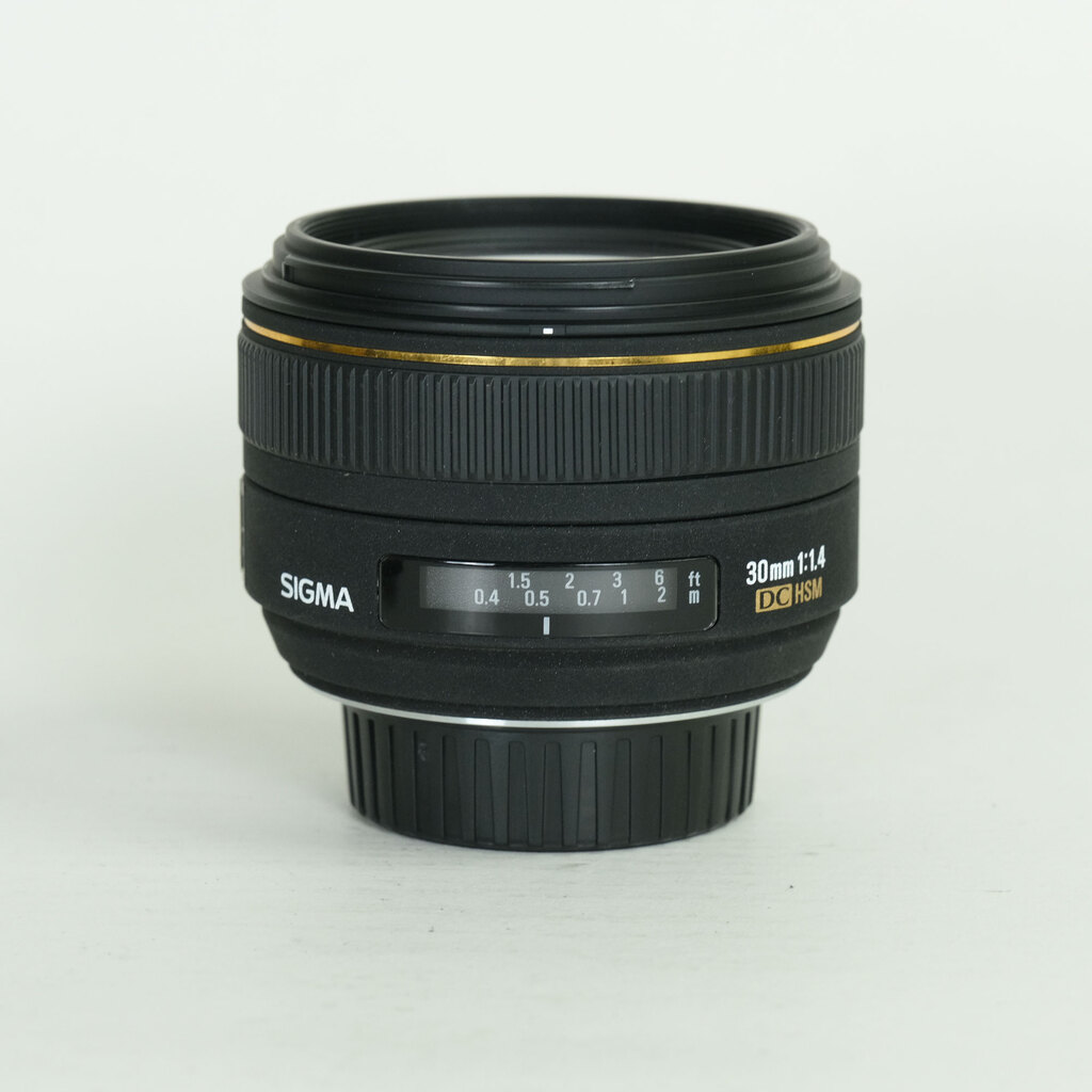 SIGMA 30mm F1.4EX DC HSM (ニコンF用) SIGMA 30mm F1.4EX DC HSM (ニコンF用)