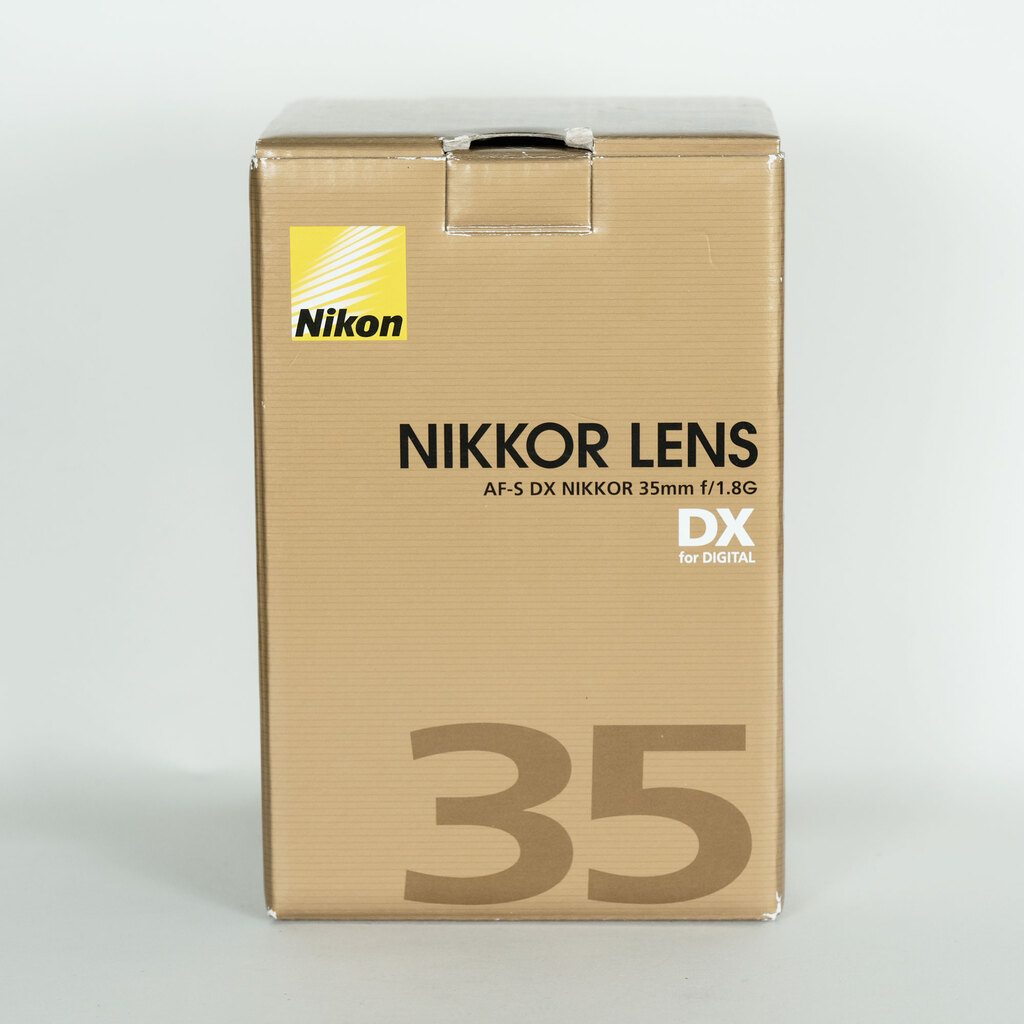 Nikon AF-S DX NIKKOR 35mm f/1.8G Nikon AF-S DX NIKKOR 35mm f/1.8G