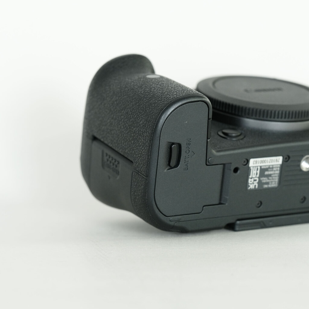 Canon EOS R6 Canon EOS R6