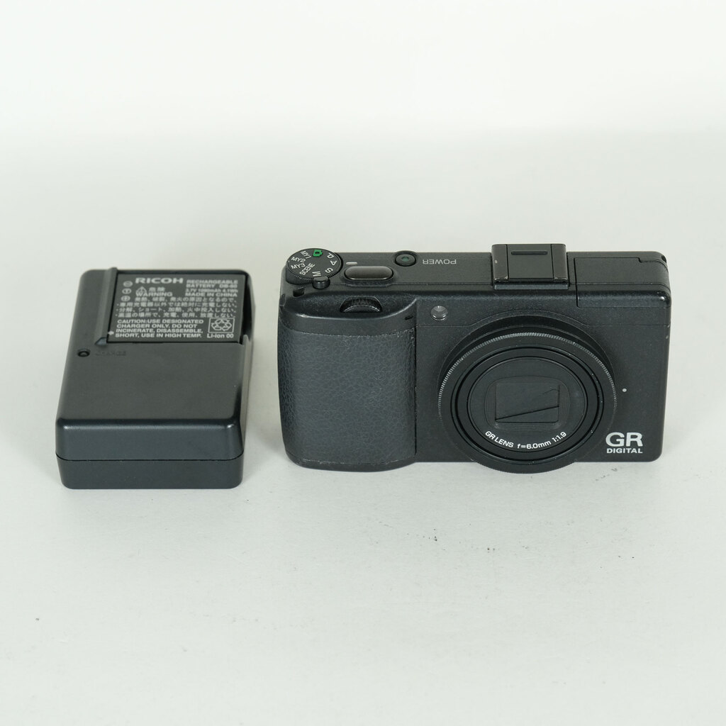 RICOH GR DIGITAL Ⅲ 美品 RICOH GR DIGITAL IIIの出品 | ONE SCENE（ワンシーン）