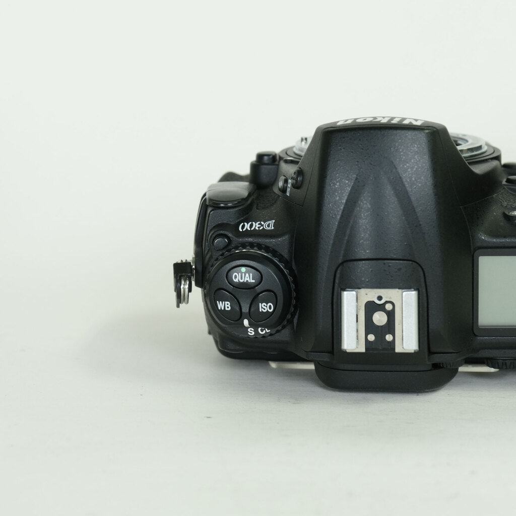 Nikon D300 ボディ