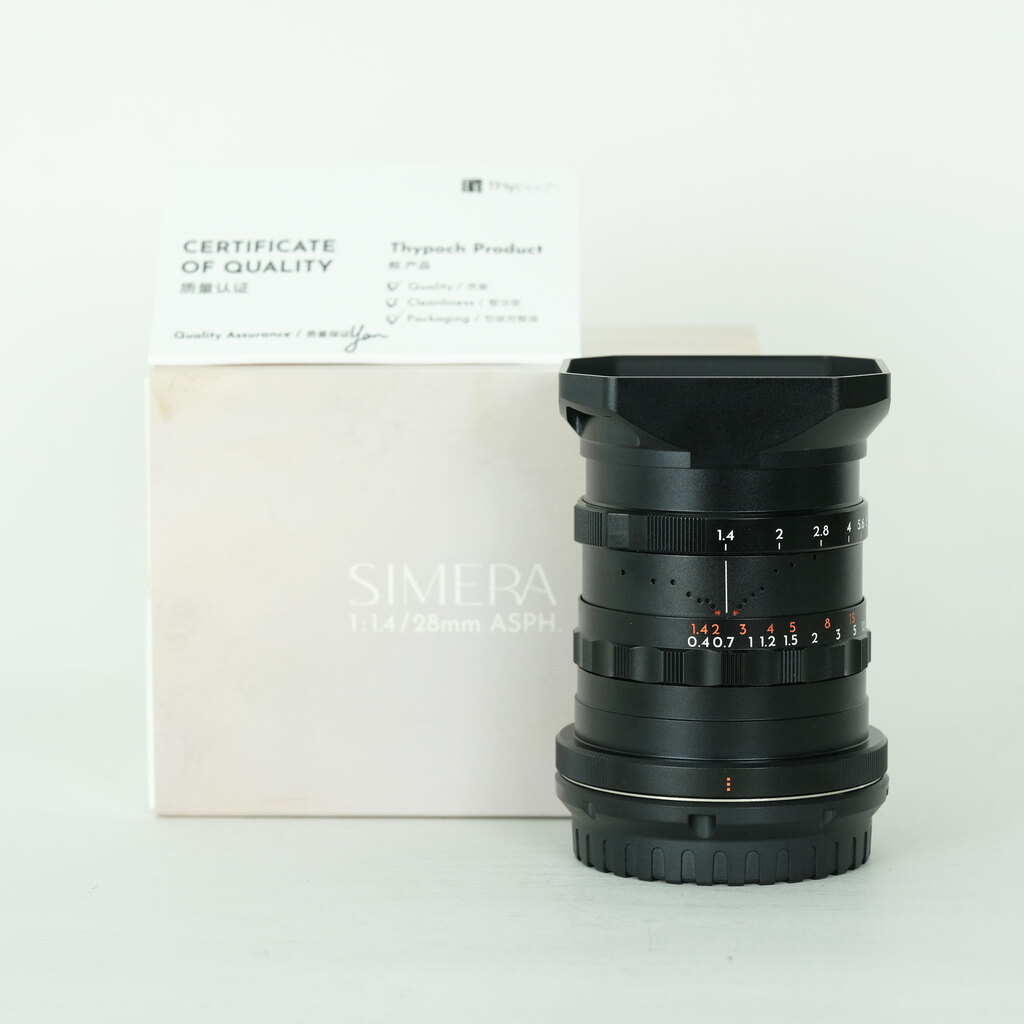 Thypoch Simera 28mm f/1.4 ASPH. �j�R��Z�p�@�u���b�N