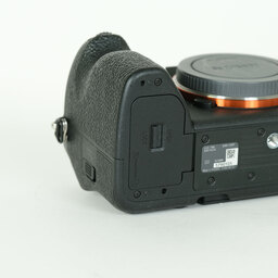 SONY α7 IV(ILCE-7M4) SONY α7 IV(ILCE-7M4)