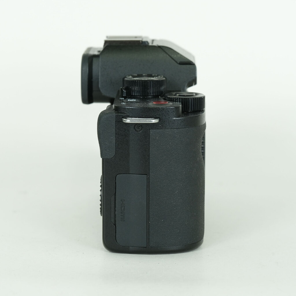 Panasonic LUMIX DC-G100 Panasonic LUMIX DC-G100