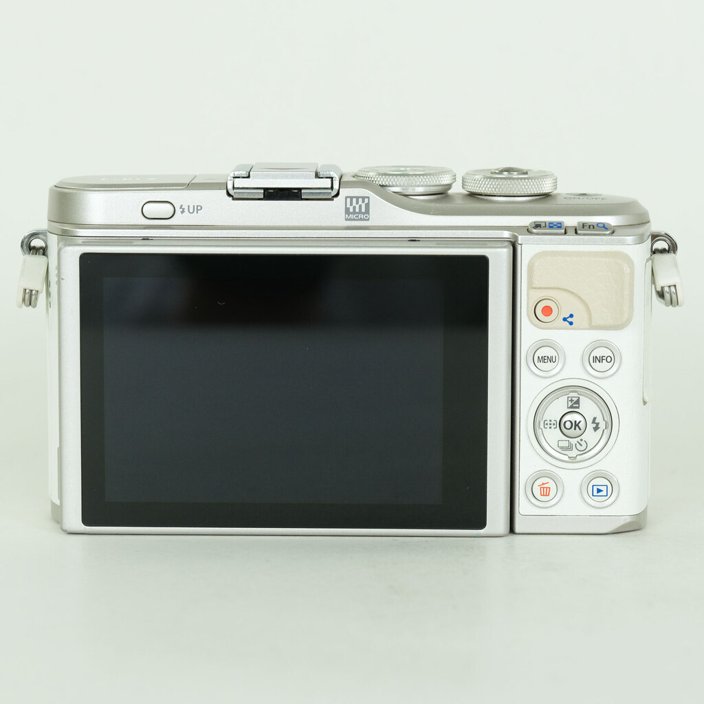 OLYMPUS PEN E-PL9