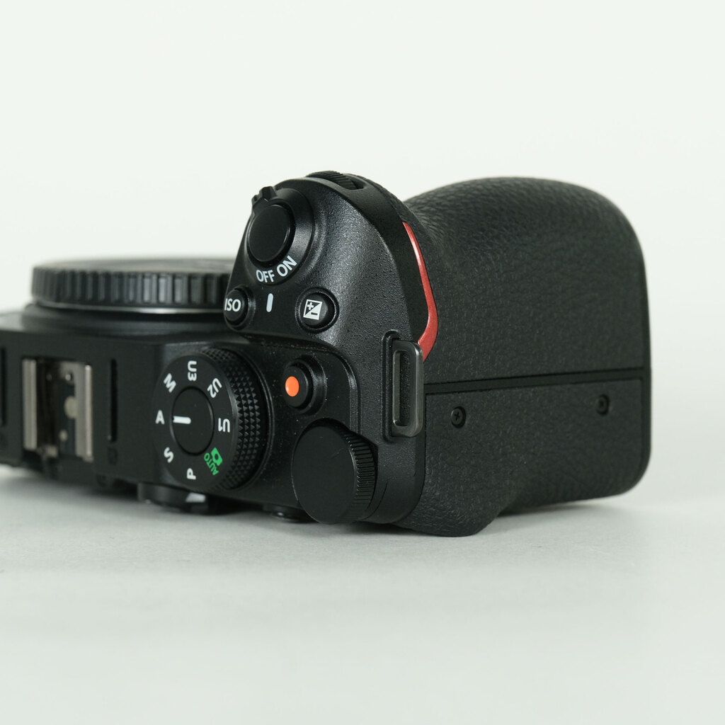 Nikon Z30の出品 | ONE SCENE（ワンシーン）