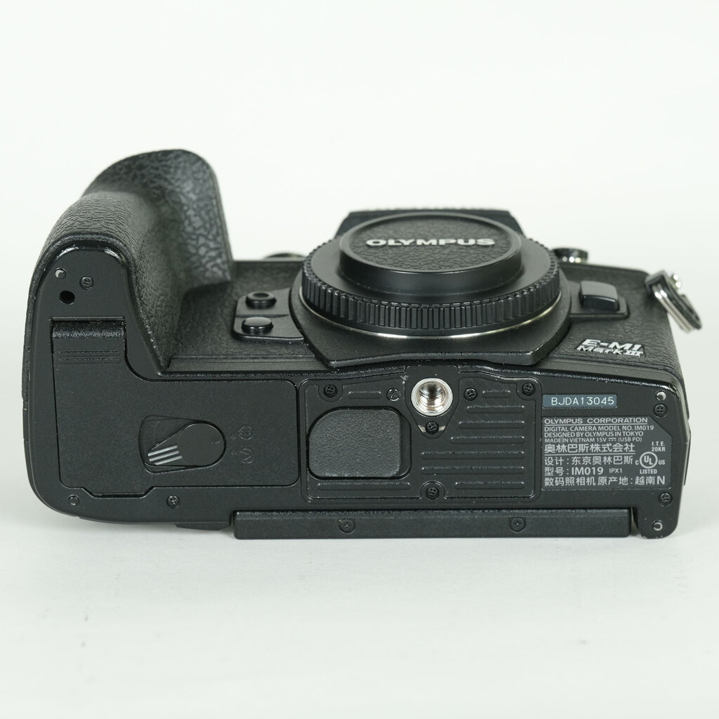 OLYMPUS OM-D E-M1 Mark III