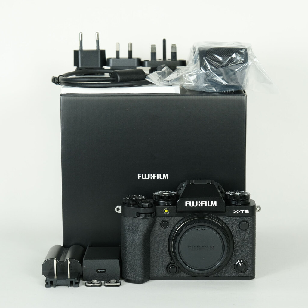 FUJIFILM X-T5 [�{�f�B �u���b�N]