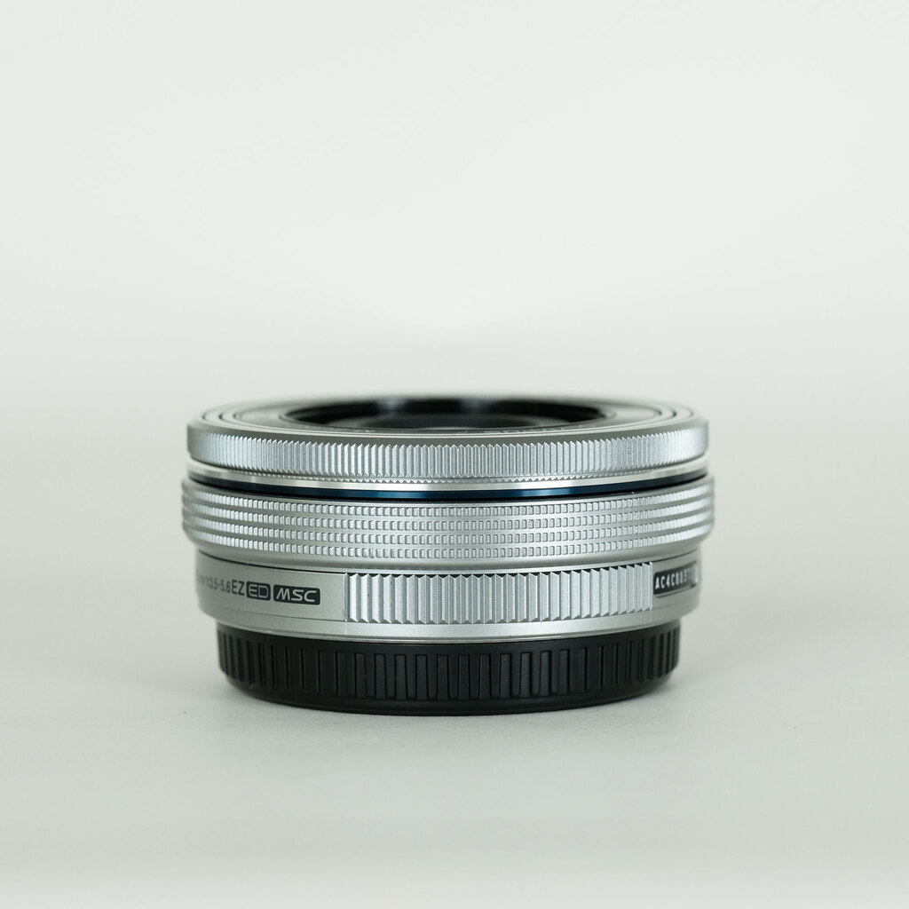 OLYMPUS M.ZUIKO DIGITAL ED 14-42mm F3.5-5.6 EZ シルバー OLYMPUS M.ZUIKO DIGITAL ED 14-42mm F3.5-5.6 EZ シルバー