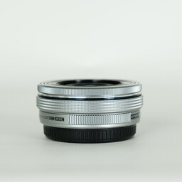 OLYMPUS M.ZUIKO DIGITAL ED 14-42mm F3.5-5.6 EZ シルバー OLYMPUS M.ZUIKO DIGITAL ED 14-42mm F3.5-5.6 EZ シルバー