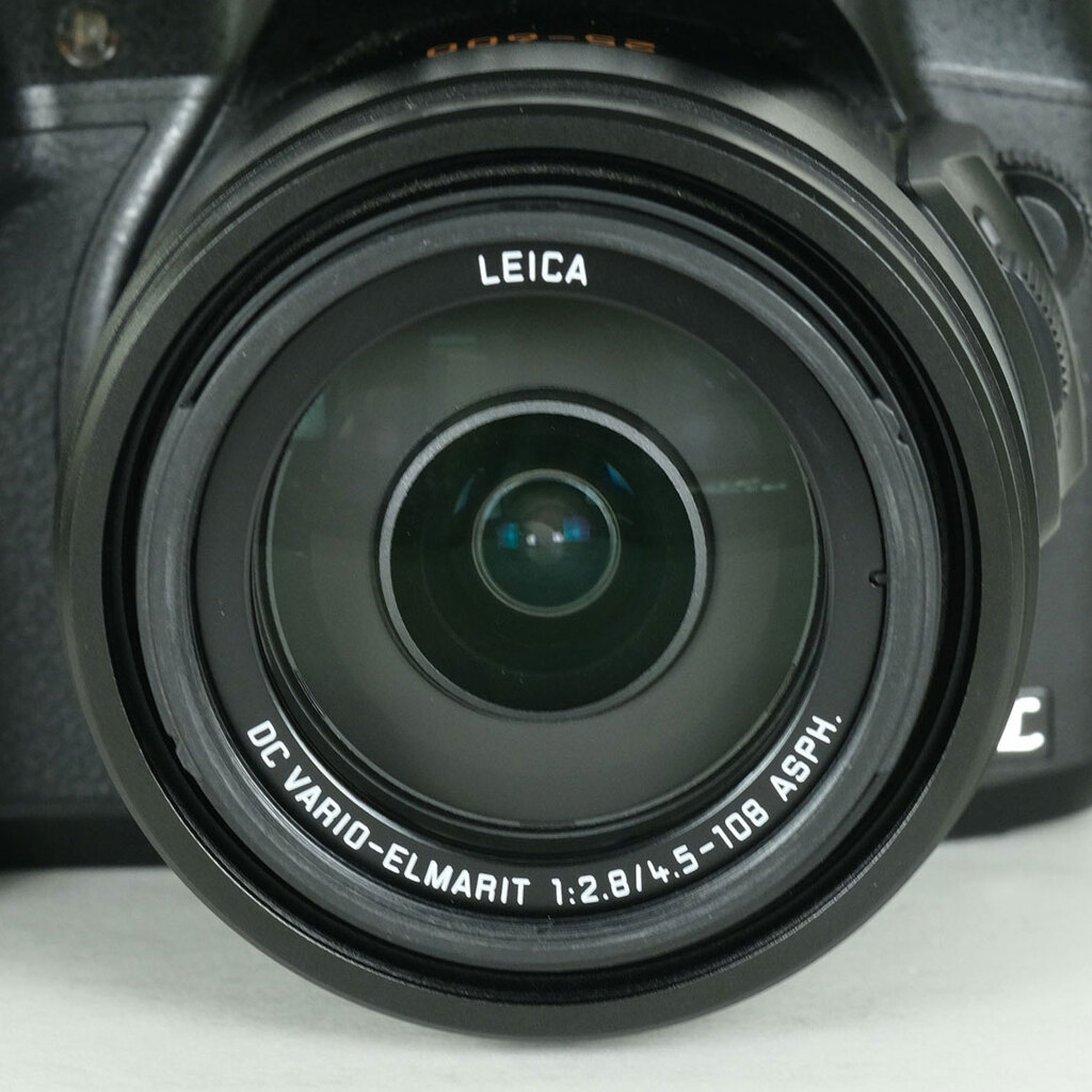 Panasonic LUMIX DMC-FZ300の出品 | ONE SCENE（ワンシーン）