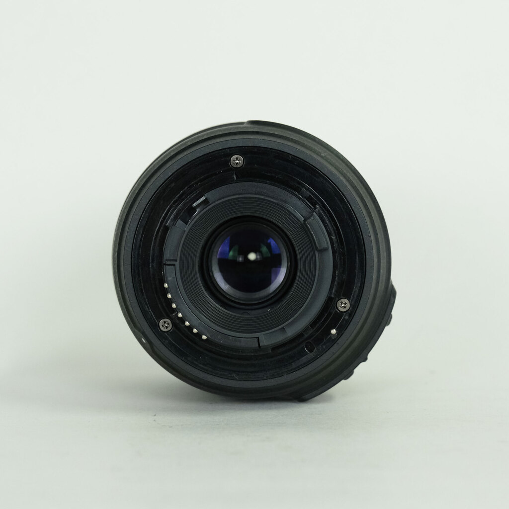 Nikon AF-S DX NIKKOR 18-55mm F3.5-5.6 G VR Nikon AF-S DX NIKKOR 18-55mm F3.5-5.6 G VR