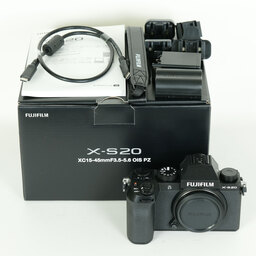 FUJIFILM X-S20 FUJIFILM X-S20