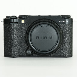 FUJIFILM X-M5