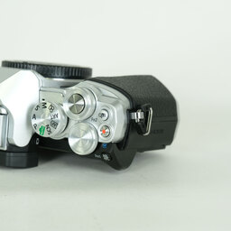 OLYMPUS OM-D E-M10 Mark III