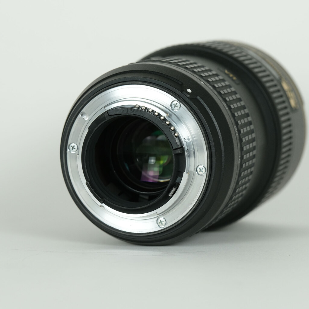 Nikon AF-S NIKKOR 16-35mm F4 G ED VR Nikon AF-S NIKKOR 16-35mm F4 G ED VR