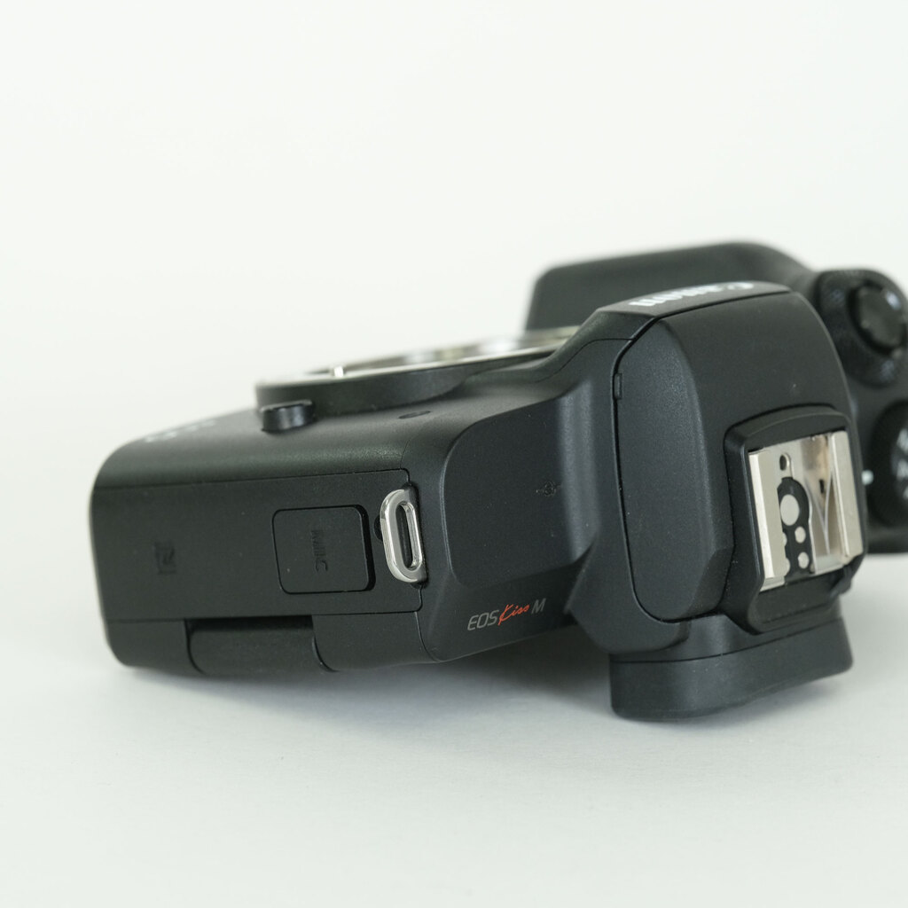 Canon EOS Kiss M