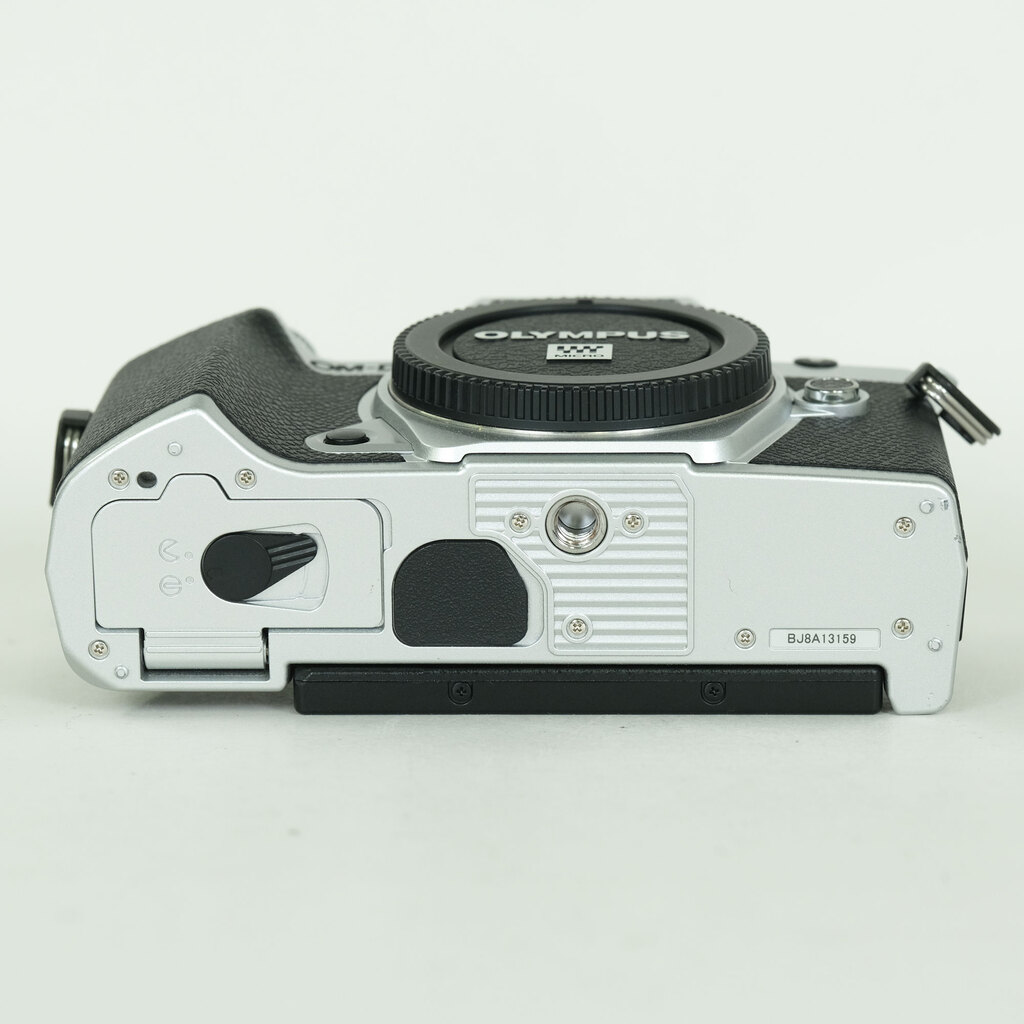 OLYMPUS OM-D E-M5 Mark III