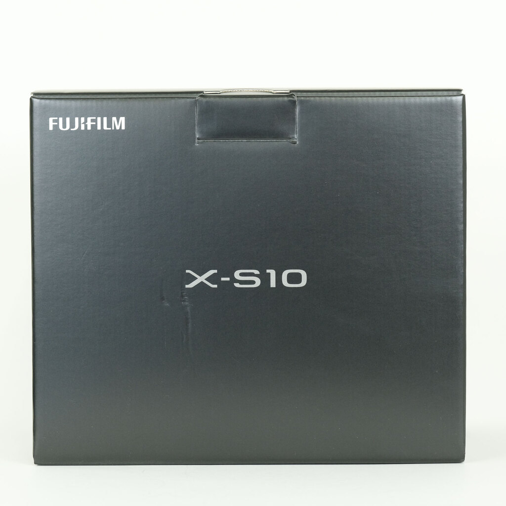 FUJIFILM X-S10