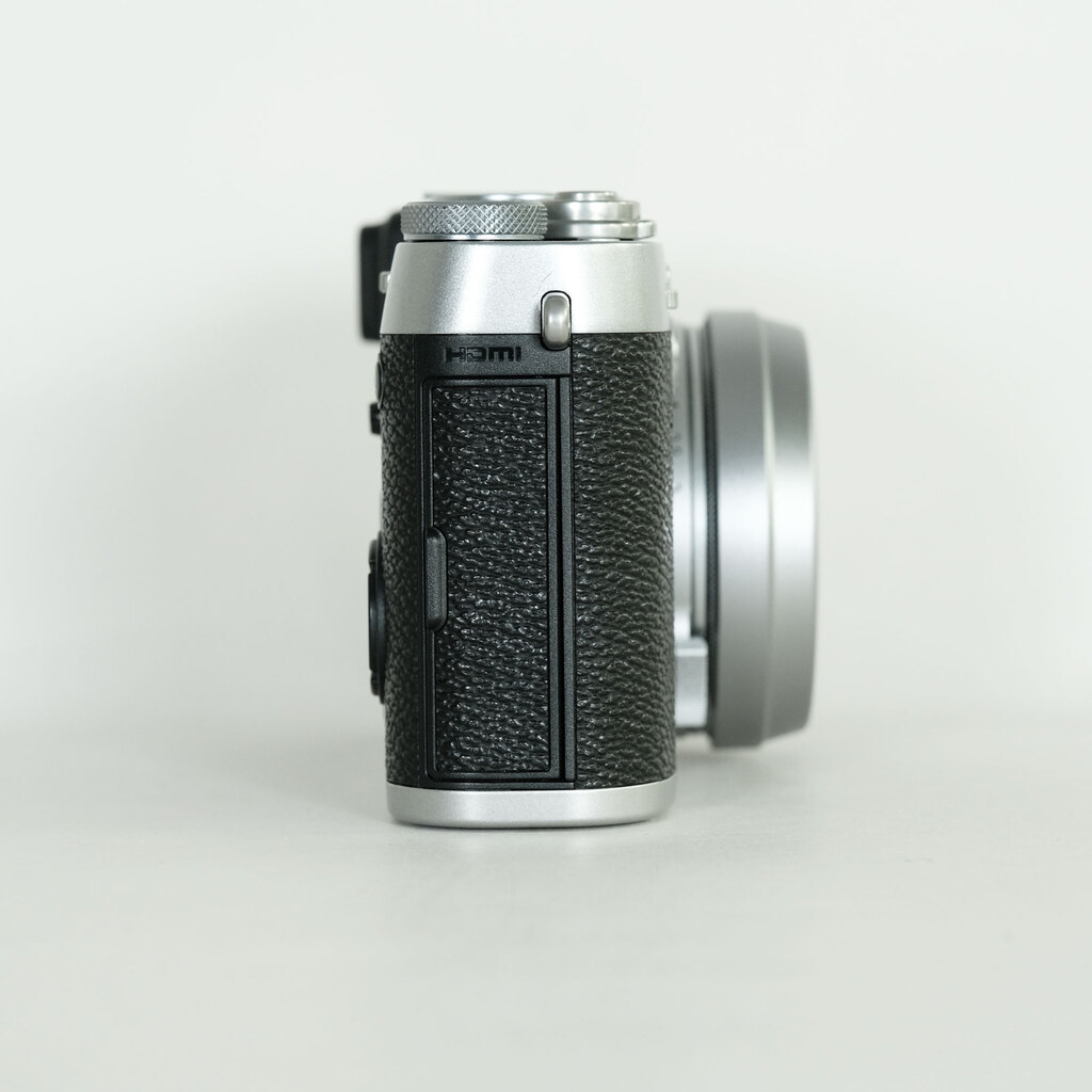 FUJIFILM X100F シルバー